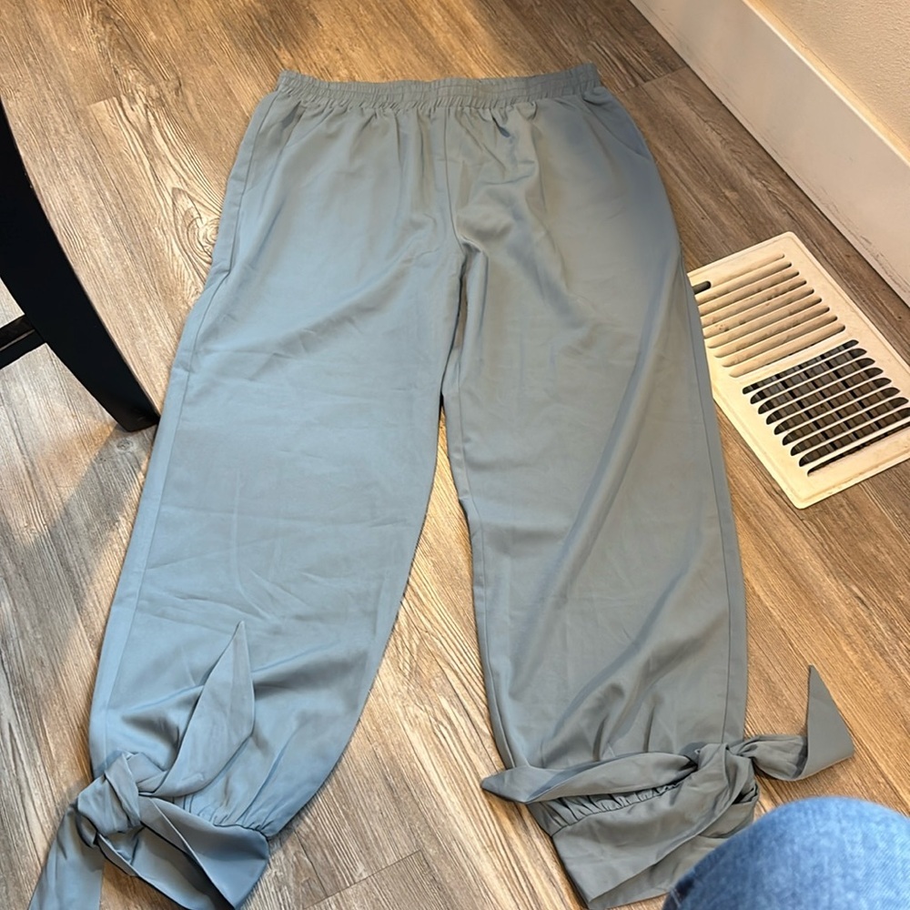 💐Lulu's Blue Jogger Pants with Tie Details and Relaxed Fit